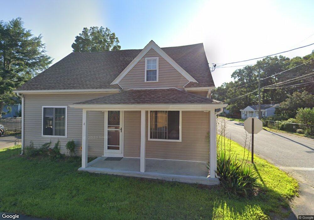 4 Whipple St, Putnam, CT 06260 - photo 1