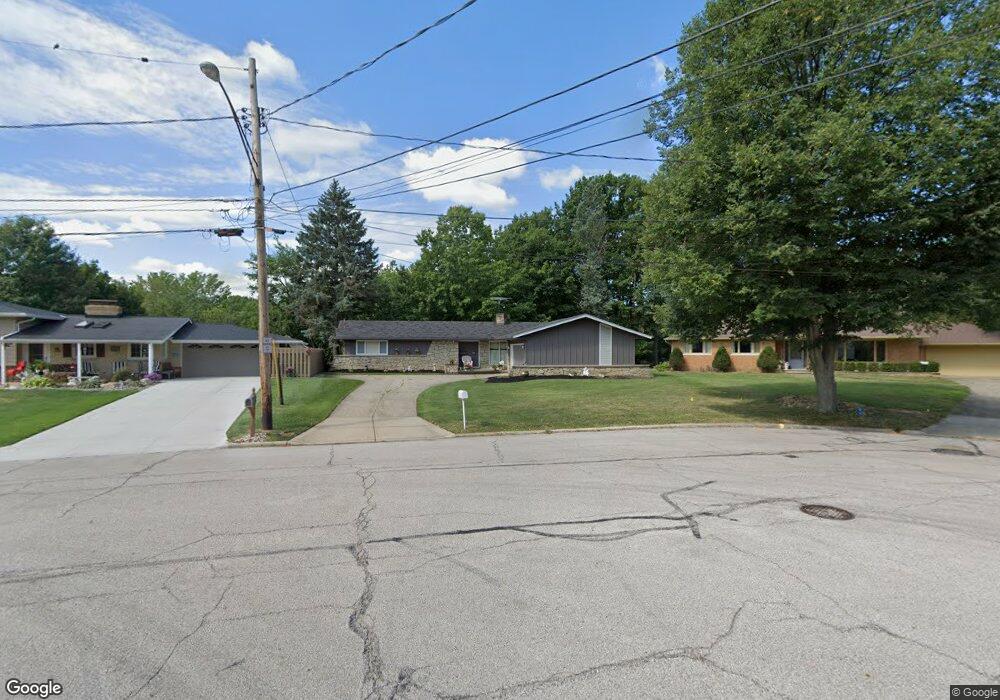 30210 Meadowview Dr, Wickliffe, OH 44092 - photo 1