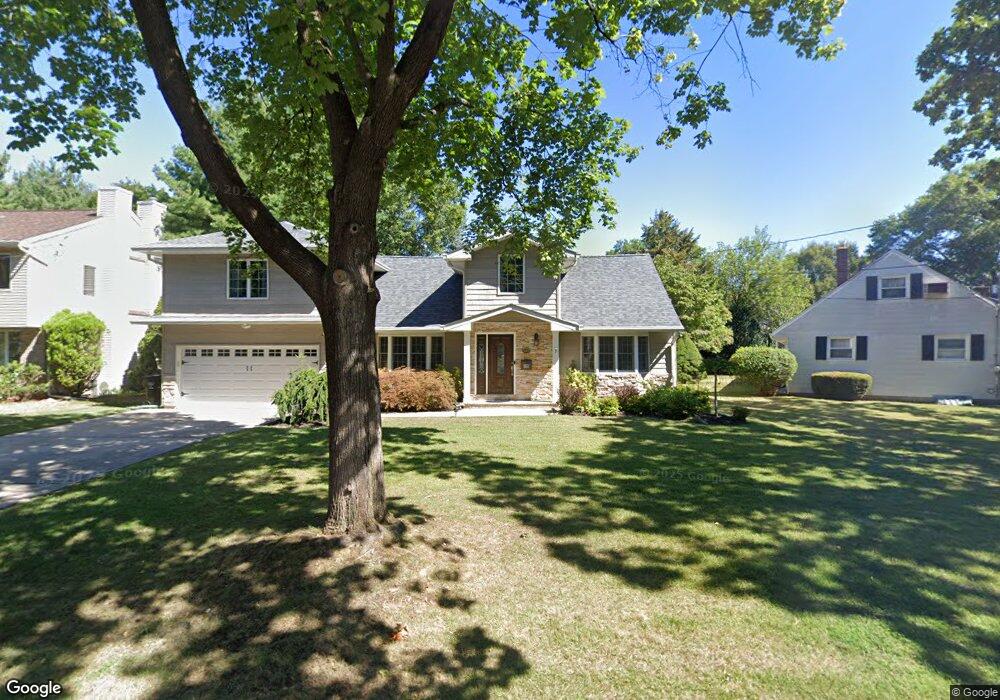 131 Victoria Ave, Paramus, NJ 07652 - photo 1