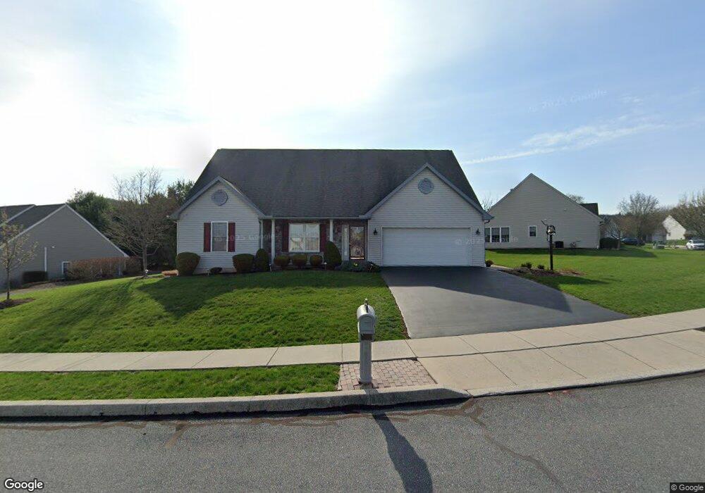 124 S Cacoosing Dr, Reading, PA 19608 - photo 1
