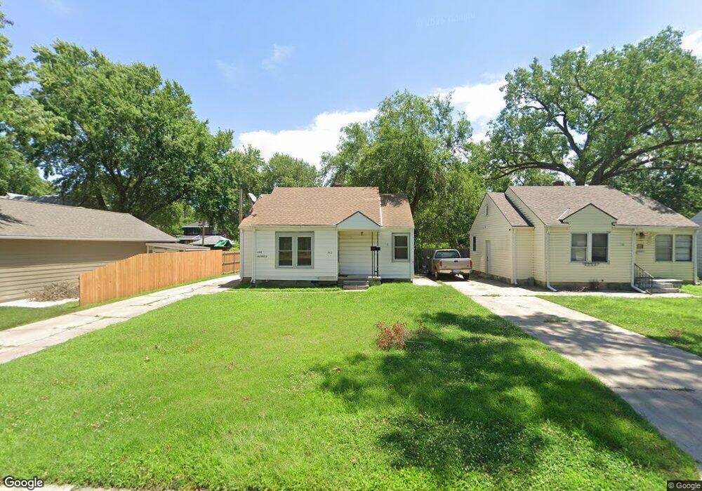 142 N Olivette St, McPherson, KS 67460 - photo 1