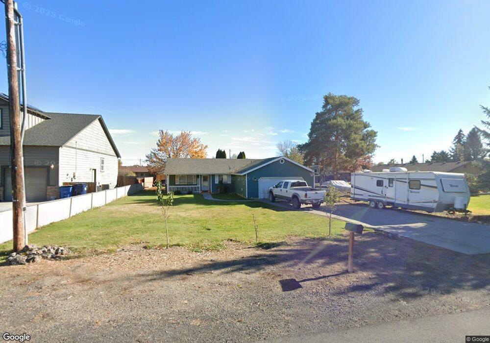 1928 SW 25th St, Redmond, OR 97756 - photo 1