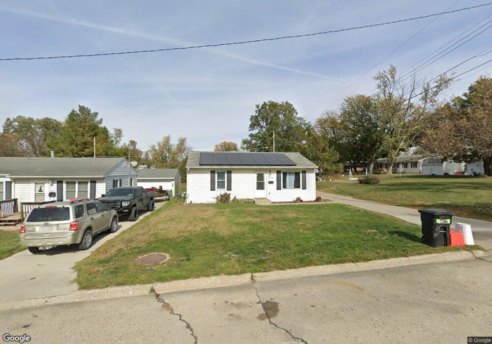2606 S 3rd Ave E, Newton, IA 50208 - photo 1