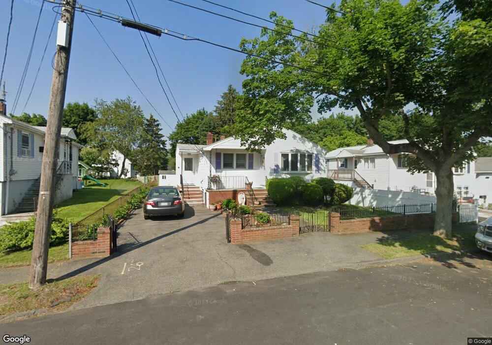 17 Hingston St, Peabody, MA 01960 - photo 1