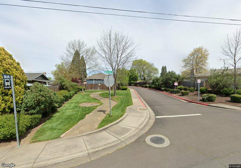 1030 N 10th St, Central Point, OR 97502 - photo 1