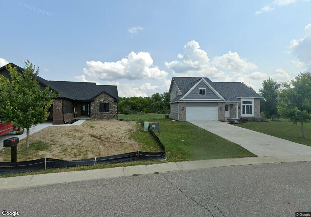 9438 Hickory Hollow Ct, Davison, MI 48423 - photo 1