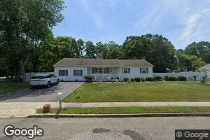 4 Brooktree Ct, Bohemia, NY 11716