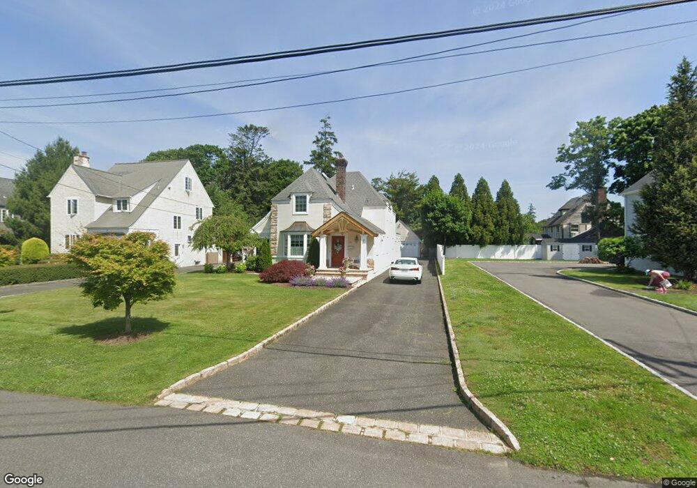 31 Elm St, Sayville, NY 11782 - photo 1