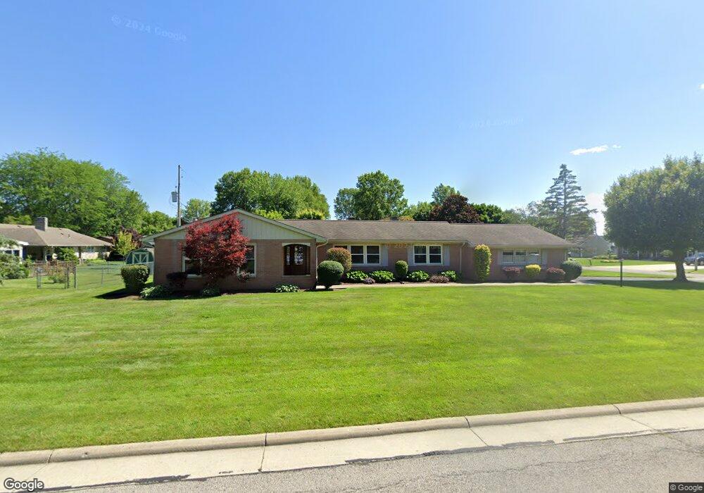 915 Victoria Dr, Bucyrus, OH 44820 - photo 1