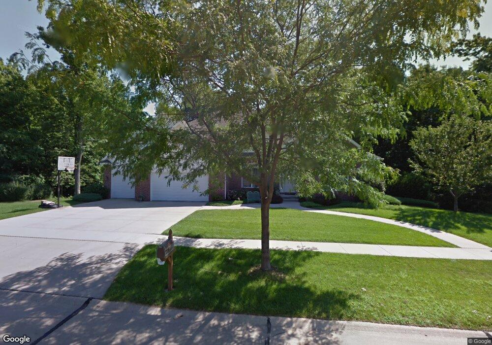 2904 Long Bluff Rd NE, Cedar Rapids, IA 52402 - photo 1