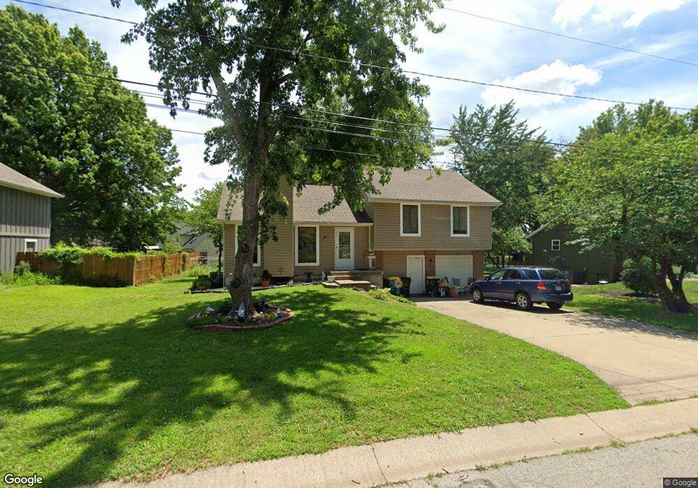 6211 Widmer Rd, Shawnee, KS 66216 - photo 1