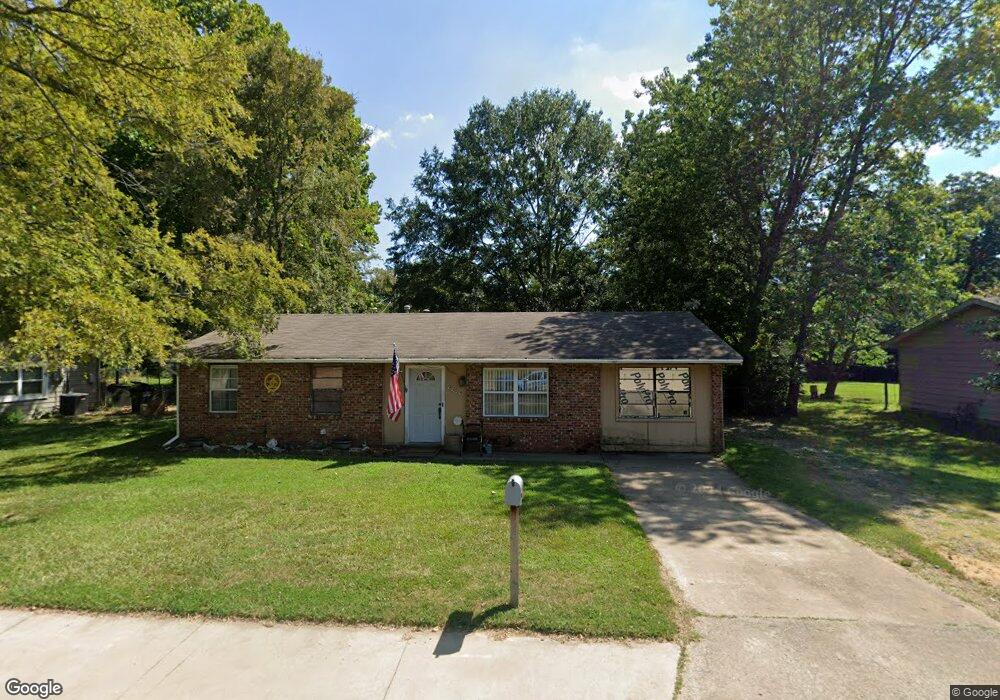 2205 Tyler St, Conway, AR 72034 - photo 1