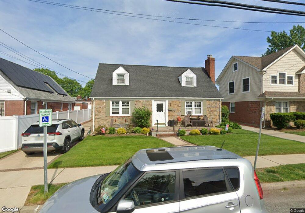 140 Euston Rd S, West Hempstead, NY 11552 - photo 1
