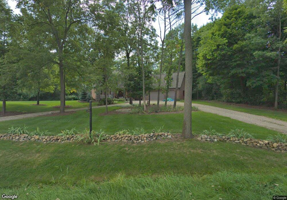 330 N Berkshire Rd, Bloomfield Hills, MI 48302 - photo 1