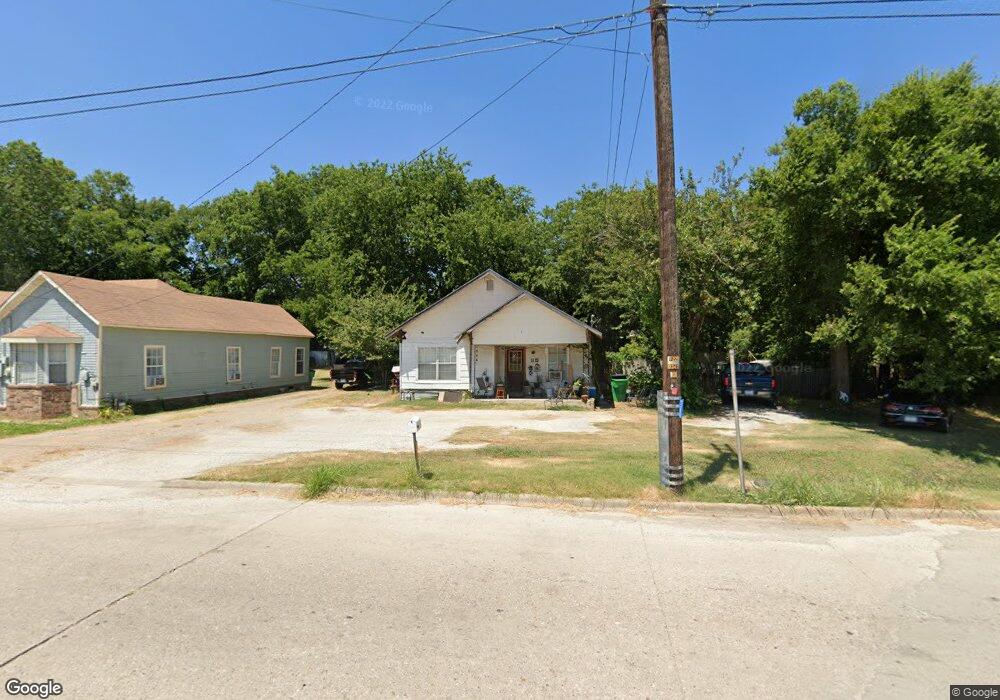 1115 N Dixon St, Gainesville, TX 76240 - photo 1