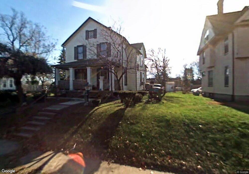921 E Locust St, Davenport, IA 52803 - photo 1