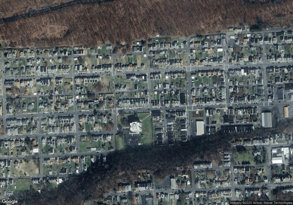 1301 W Arch St, Coal Township, PA 17866 - photo 1