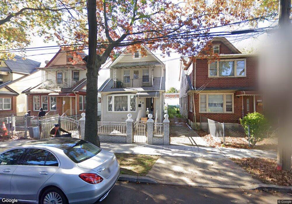 10924 174th St, Jamaica, NY 11433 - photo 1