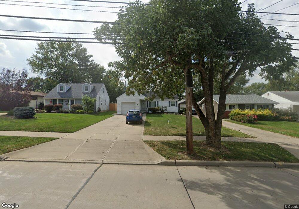 2162 Rockefeller Rd, Wickliffe, OH 44092 - photo 1