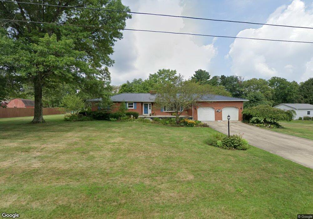 5435 Walnut Dr SE, Lancaster, OH 43130 - photo 1