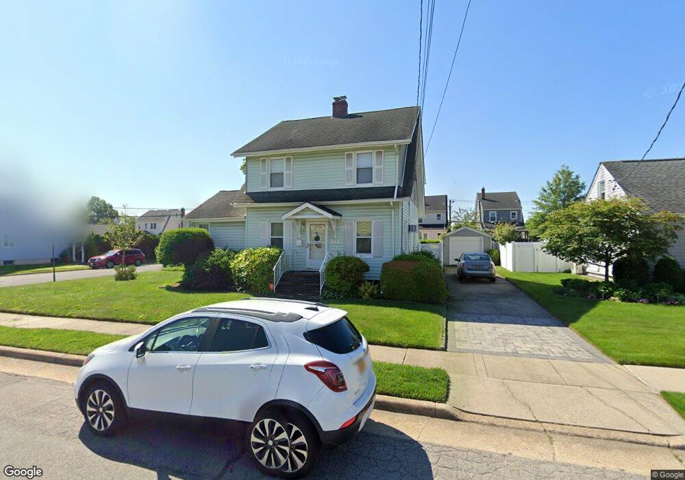 77 Dow Ave, Mineola, NY 11501 - photo 1