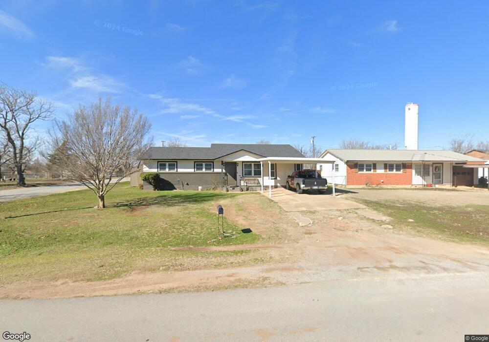 802 NW 5th St, Cache, OK 73527 - photo 1