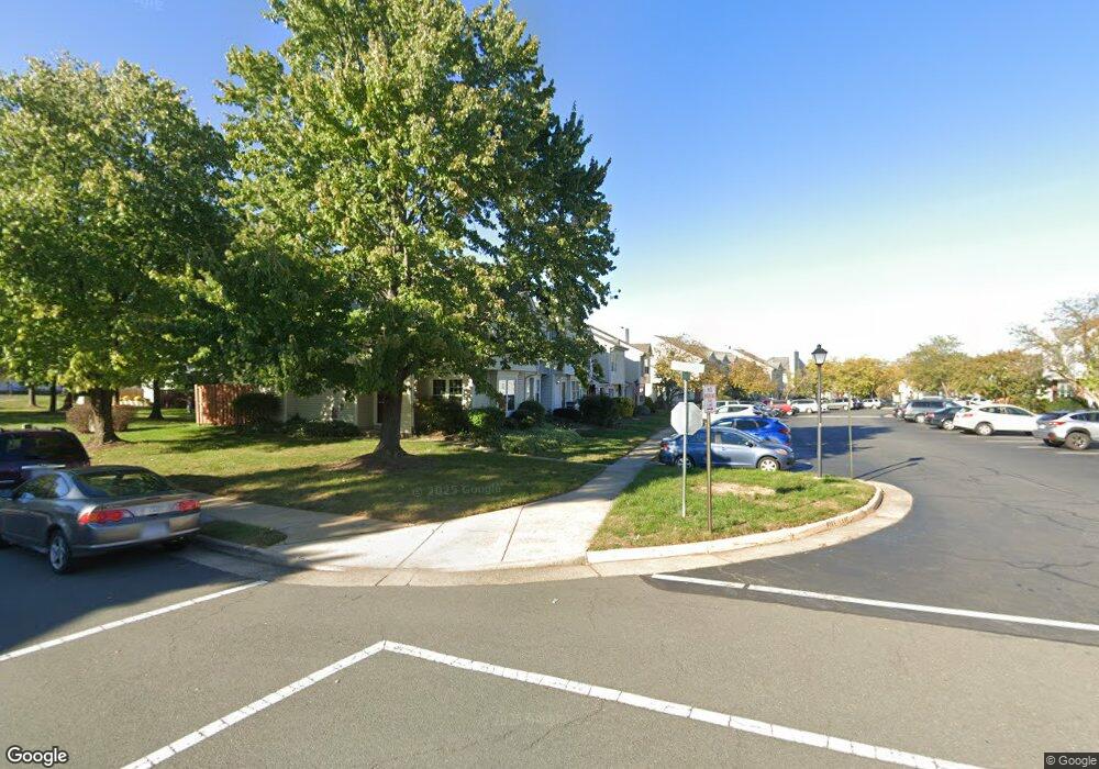 21733 Calamary Cir, Sterling, VA 20164 - photo 1