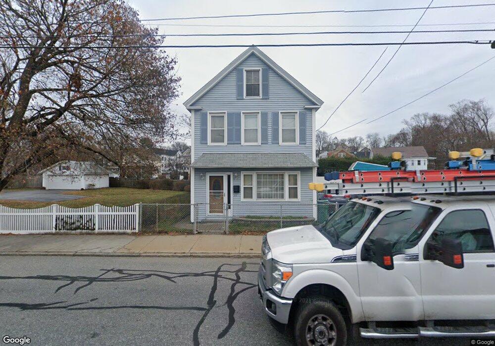 917 Lakeview Ave, Lowell, MA 01850 - photo 1