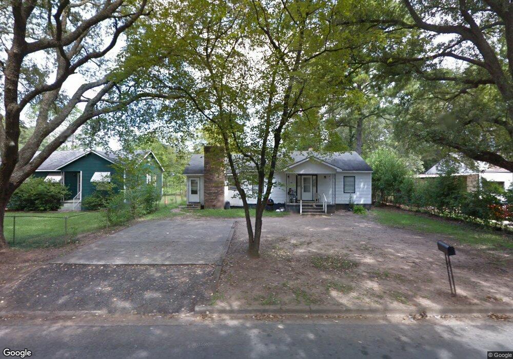 1419 Edgerly Ave, Albany, GA 31707 - photo 1