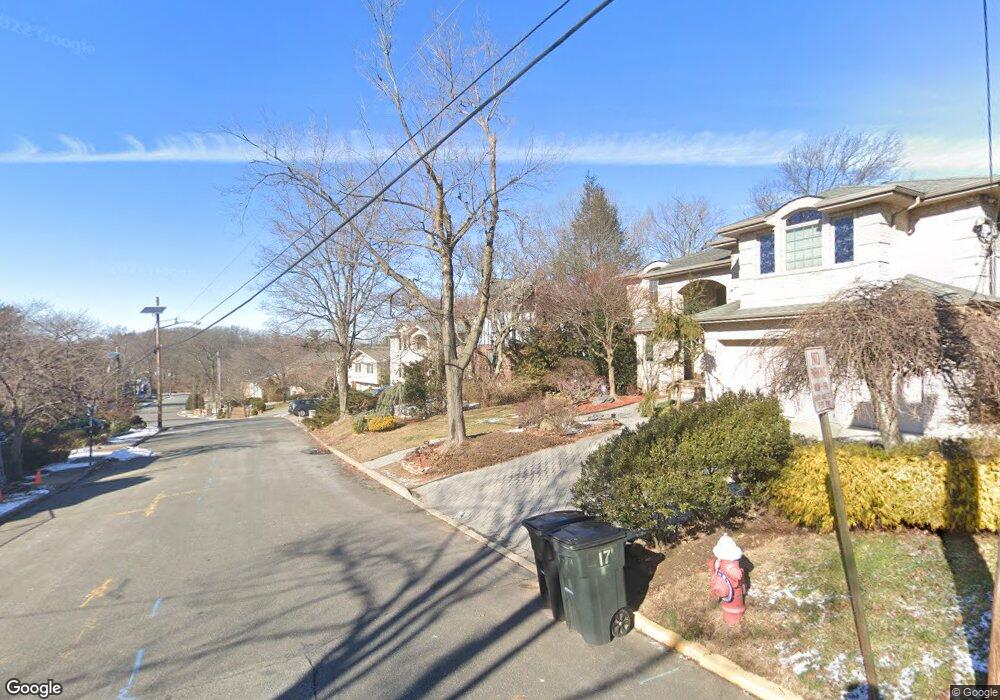 21 W Bayview Ave, Englewood Cliffs, NJ 07632 - photo 1