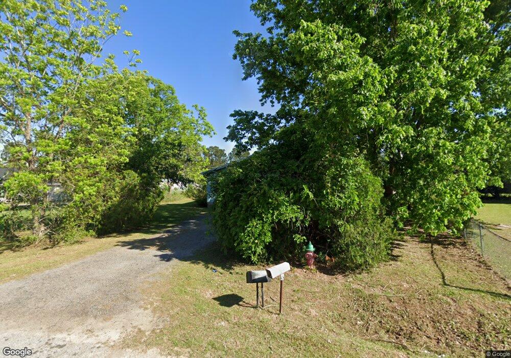 621 Taylor Cir, Douglas, GA 31533 - photo 1