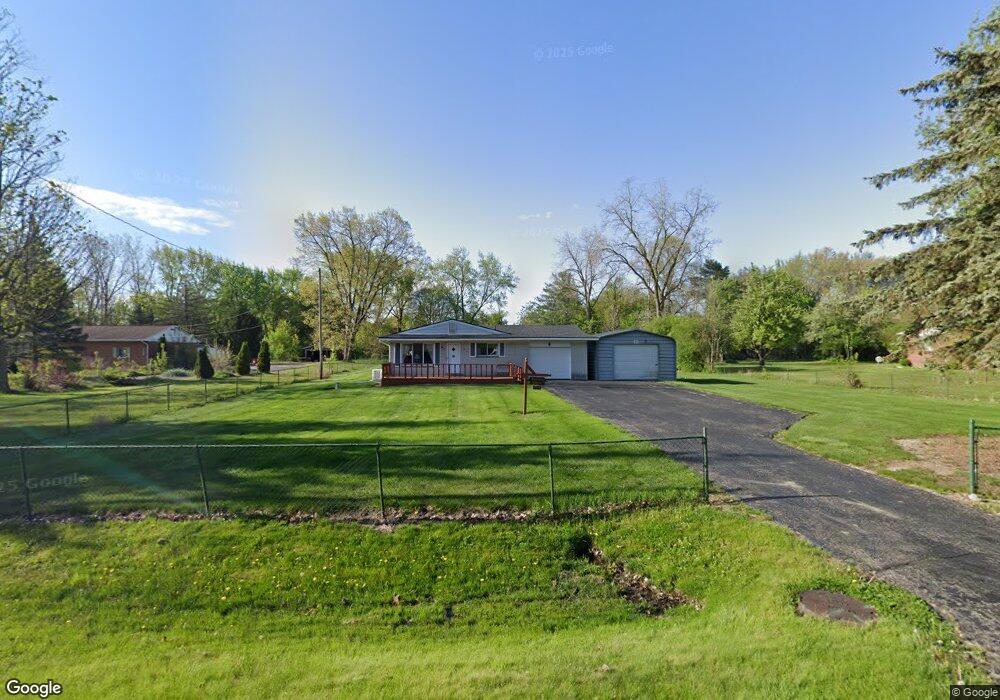1118 Ransom Dr, Flint, MI 48507 - photo 1