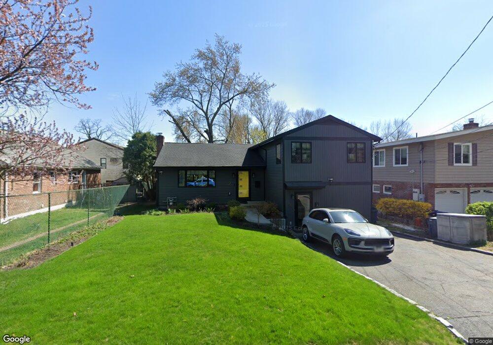 2 Cornwall Ln unit B, Port Washington, NY 11050 - photo 1