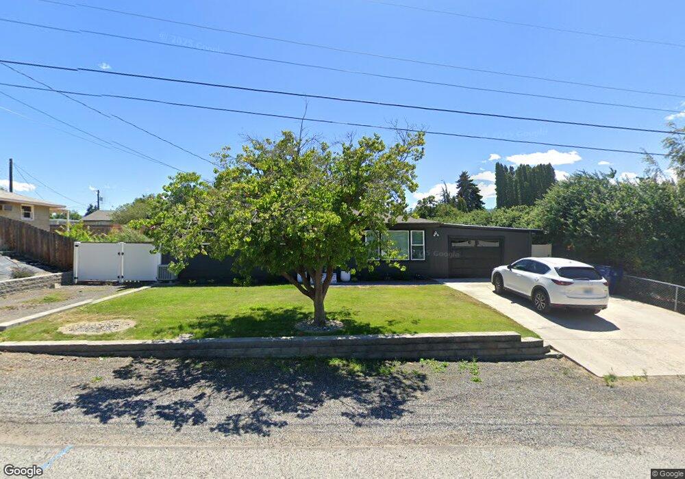 1804 4th St NE, East Wenatchee, WA 98802 - photo 1