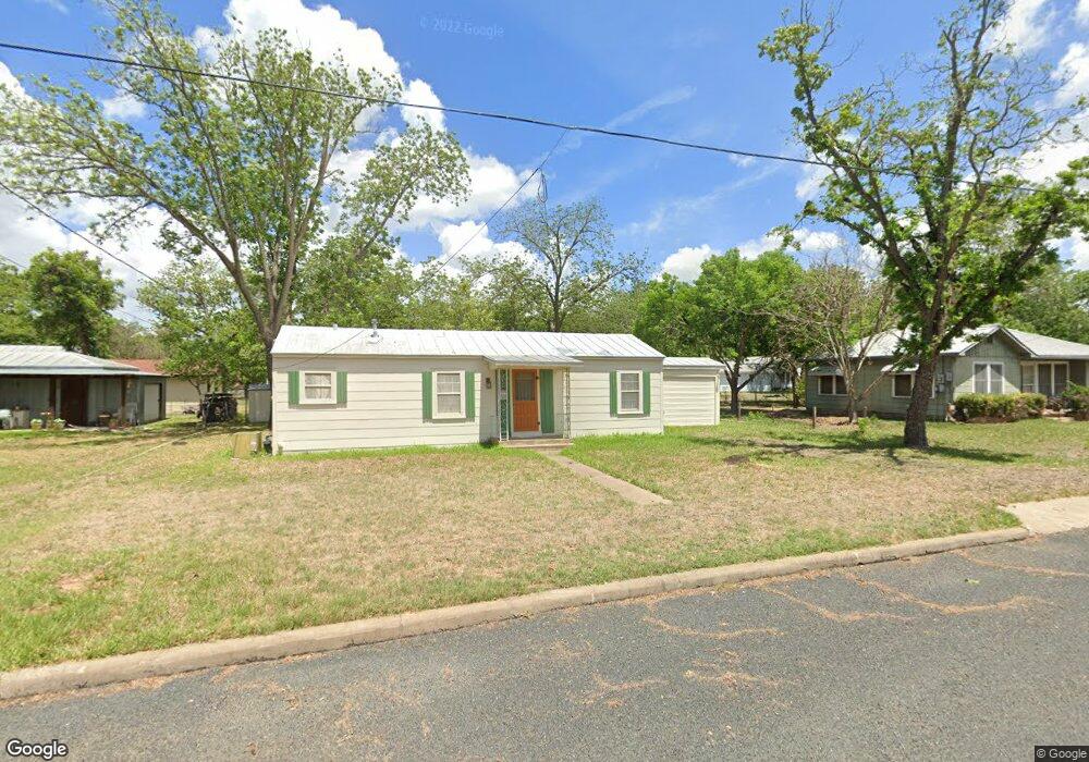804 N Crockett St, Fredericksburg, TX 78624 - photo 1