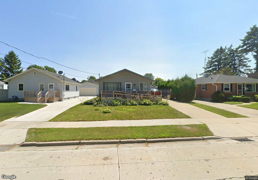 3705 W Marshall St, Manitowoc, WI 54220 - photo 1