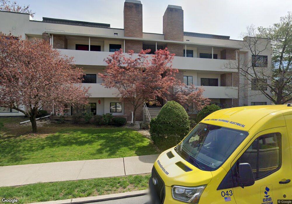 2242 W Tilghman St unit B4, Allentown, PA 18104 - photo 1