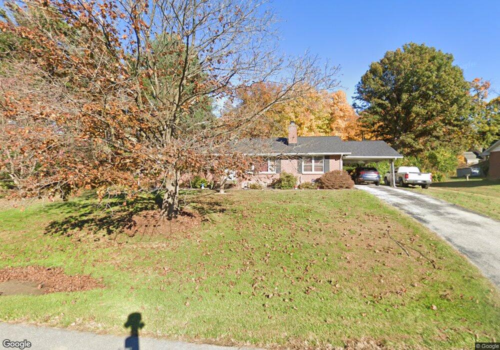 7003 Beachmont Dr, Sykesville, MD 21784 - photo 1