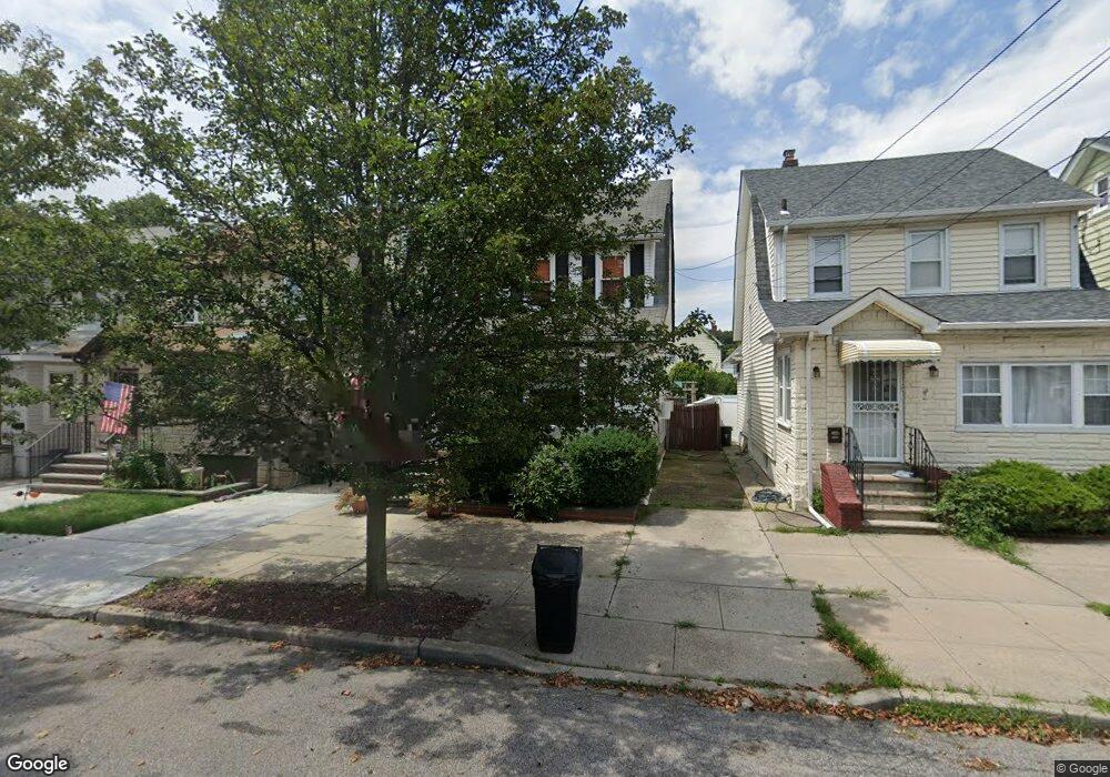 9246 245th St, Floral Park, NY 11001 - photo 1