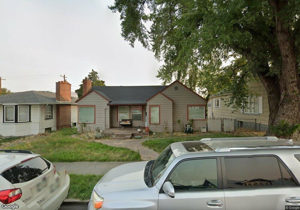 613 W 9th St, the Dalles, OR 97058 - photo 1