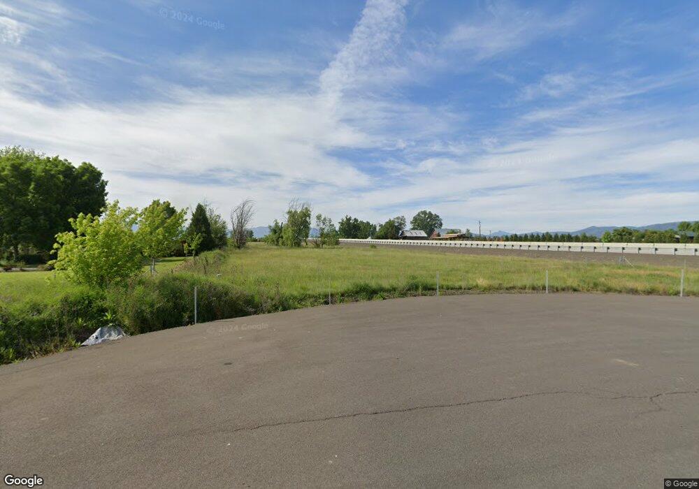 1076 E Justice Rd, Central Point, OR 97502 - photo 1