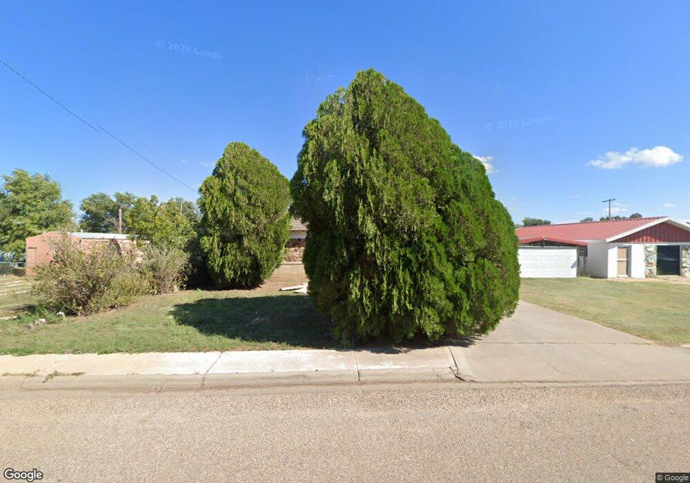 320 N Birge Ave, Dumas, TX 79029 - photo 1