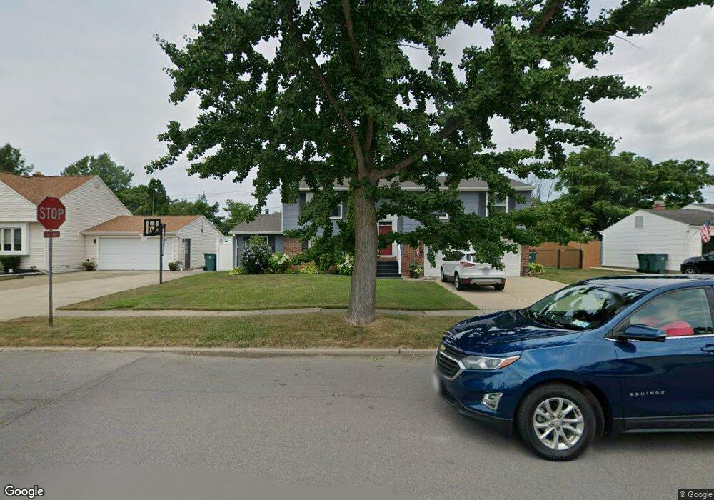 836 Deerfield Dr, North Tonawanda, NY 14120 - photo 1