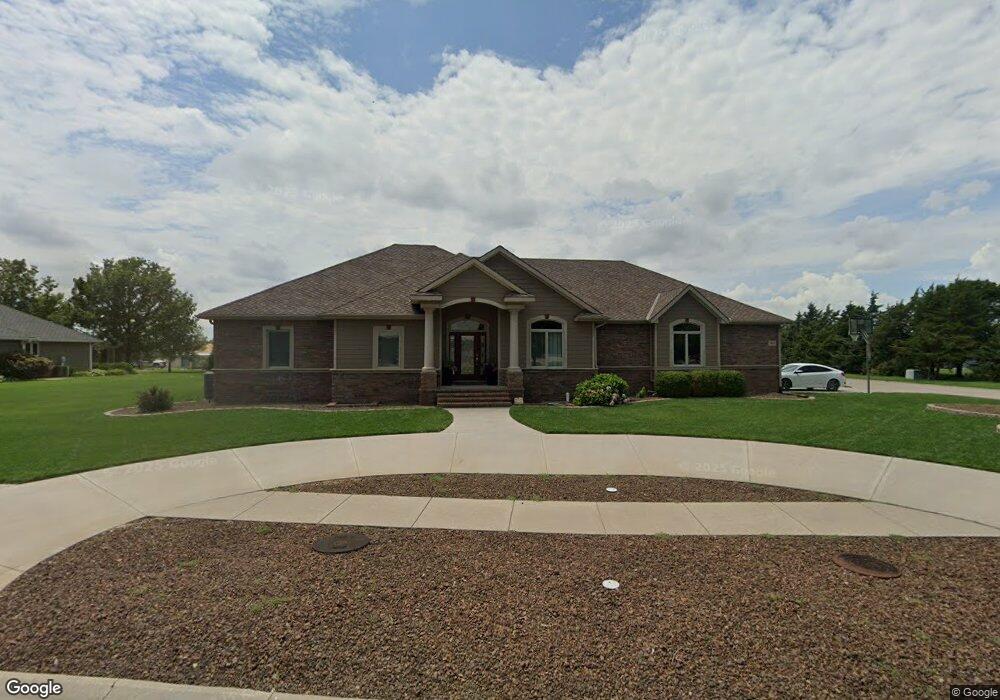 1304 Turkey Creek Dr, McPherson, KS 67460 - photo 1