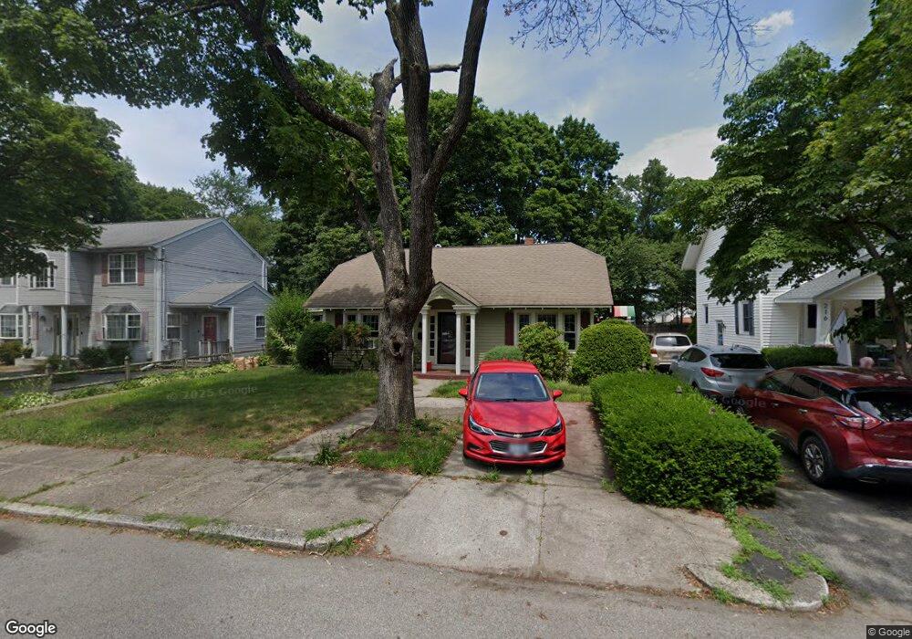 212 Hunts Ave, Pawtucket, RI 02861 - photo 1