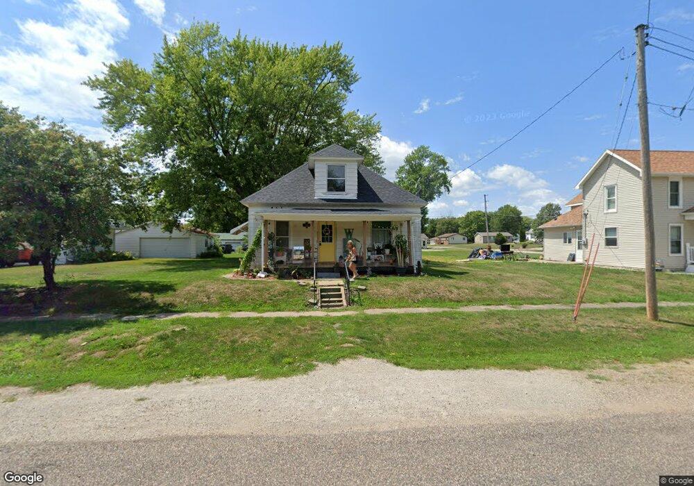 215 NE Main St, Grand View, IA 52752 - photo 1