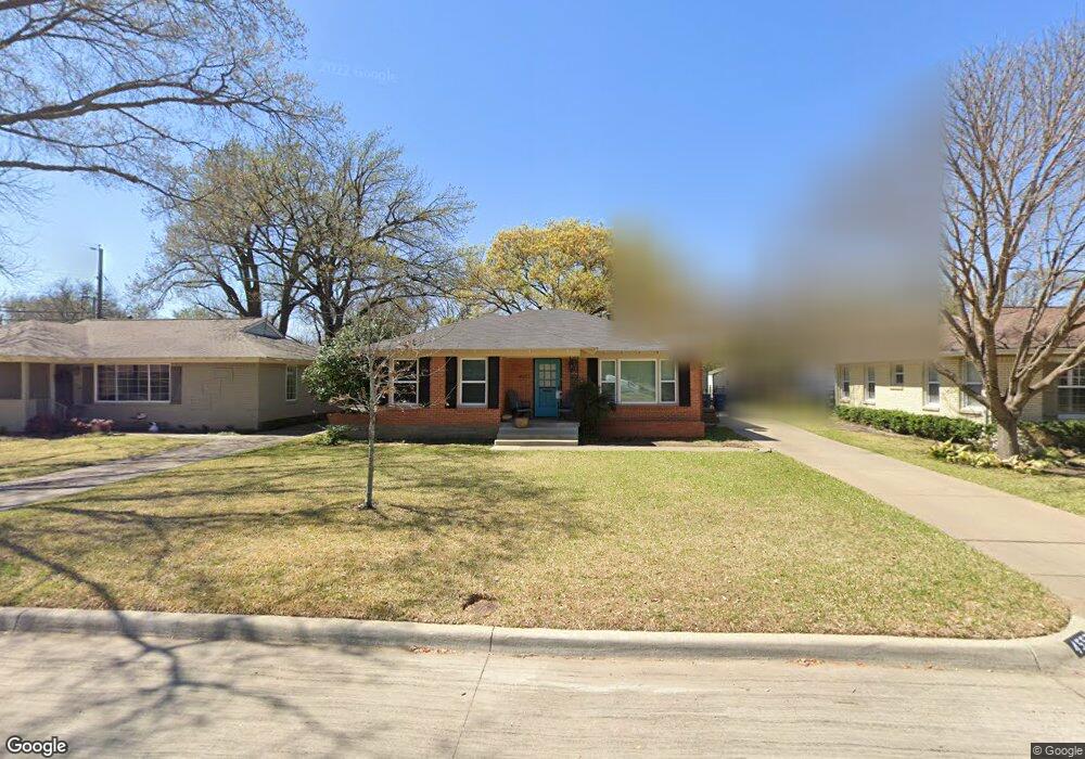 4557 Surf Dr, Dallas, TX 75214 - photo 1