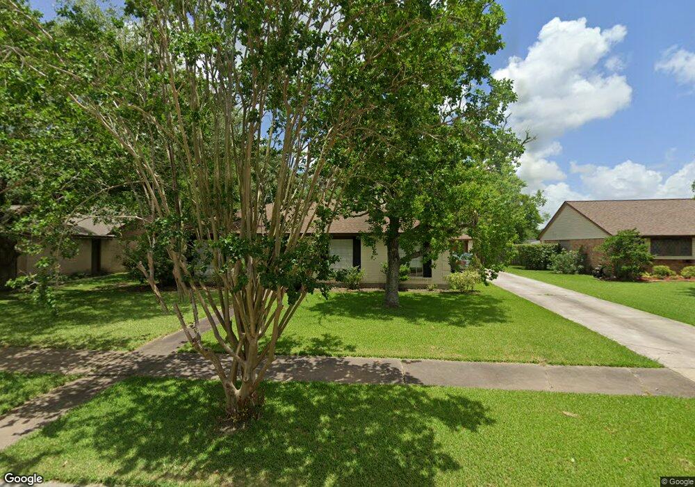 655 E Castle Harbour Dr, Friendswood, TX 77546 - photo 1