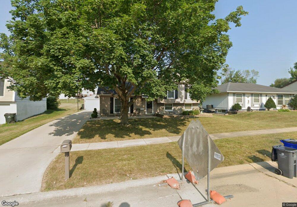 618 Jonadel Ln NW, Cedar Rapids, IA 52405 - photo 1