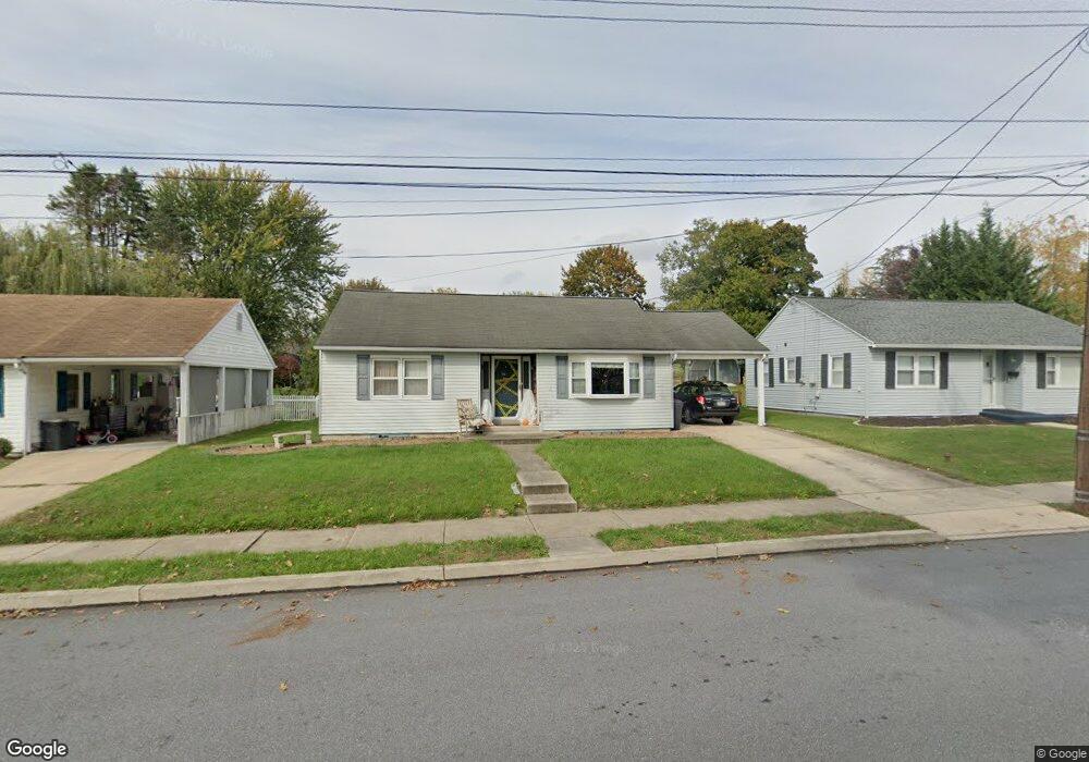 735 W Oak St, Palmyra, PA 17078 - photo 1